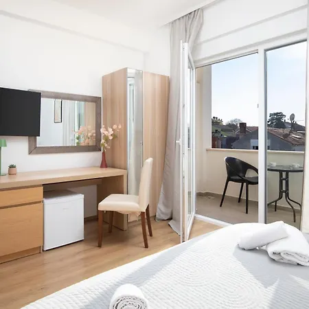 Apartmant & Rosa Medulin Guest house 4*