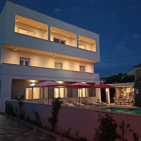 Guest house Apartmant & Rosa Medulin 4*