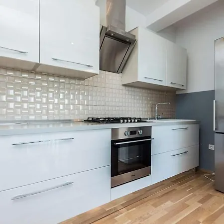 Apartmant & Rosa Medulin 4*