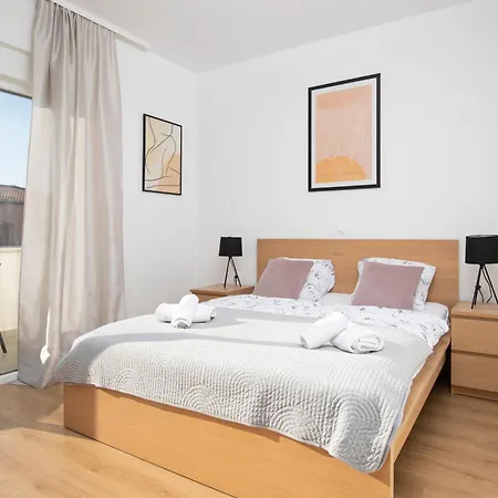 Apartmant & Rosa Medulin 4*