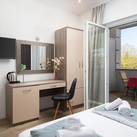 Apartmant & Rosa Medulin Πανσιόν 4*