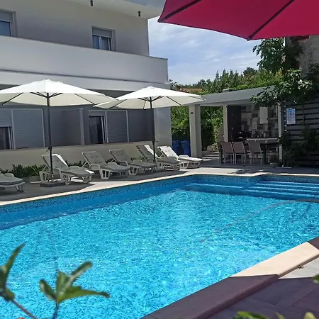 Apartmant & Rosa Medulin Vendégház