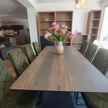 Apartmant & Rosa Medulin 4*